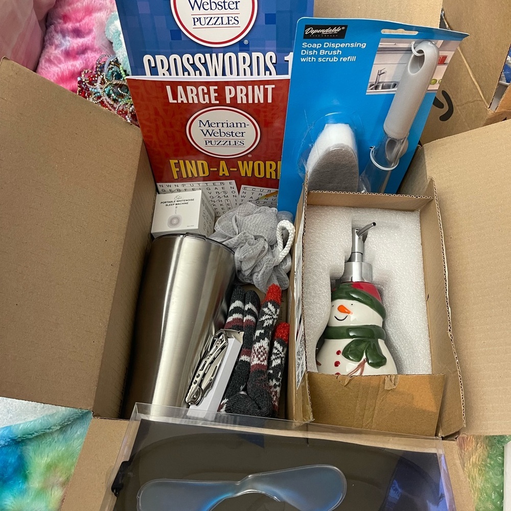NEW Amazon MYSTERY box, Brand New Items Only 📦 🔥 NO JUNK, 5 ⭐️​​ - Picture 8 of 15